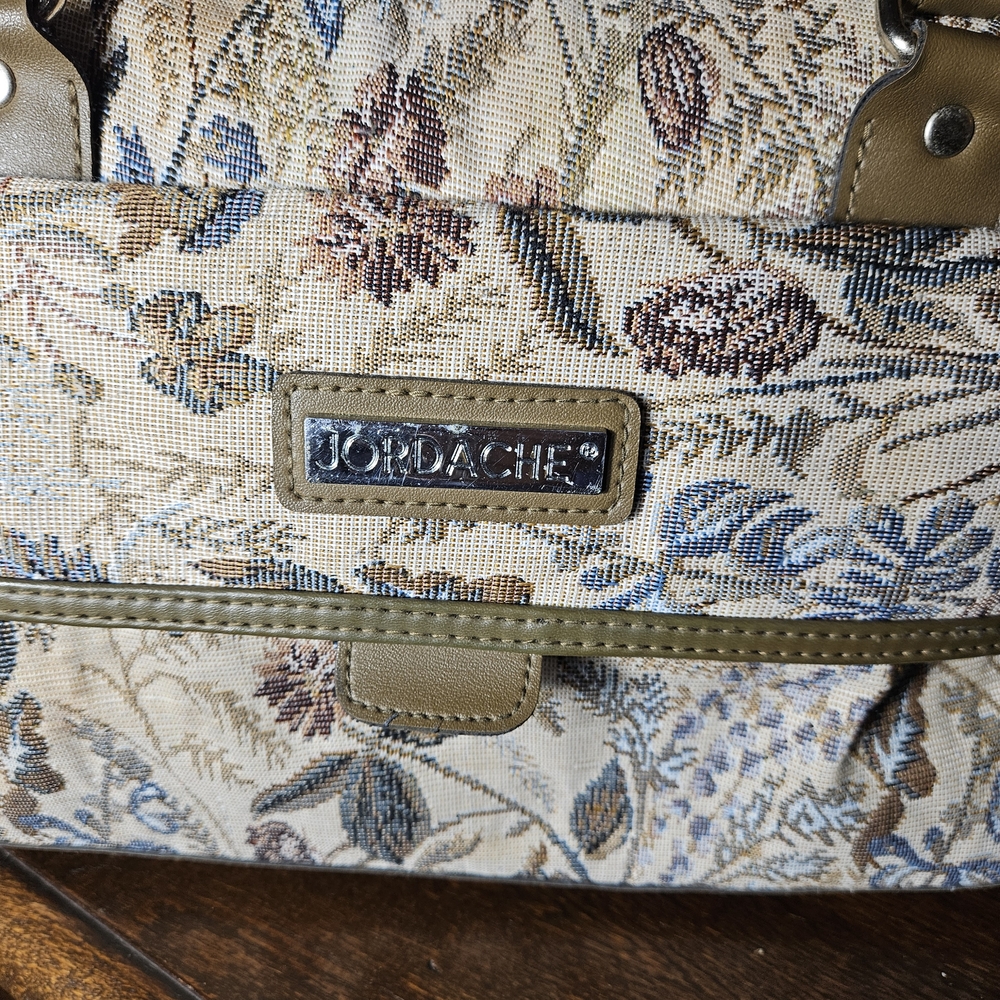 Vintage Floral Tapestry Handbag - Picture 3 of 10